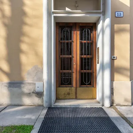 Saffi Huge A Pochi Passi Dall'ospedale Bolonha