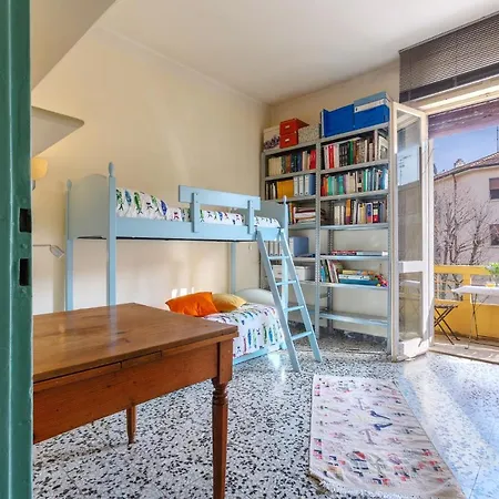 Saffi Huge A Pochi Passi Dall'ospedale Bolonha