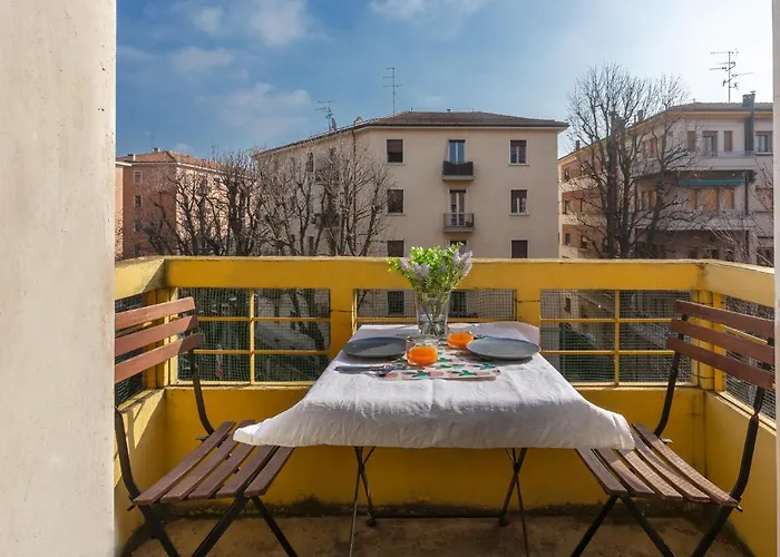 Appartamento Saffi Huge A Pochi Passi Dall'ospedale Bologna